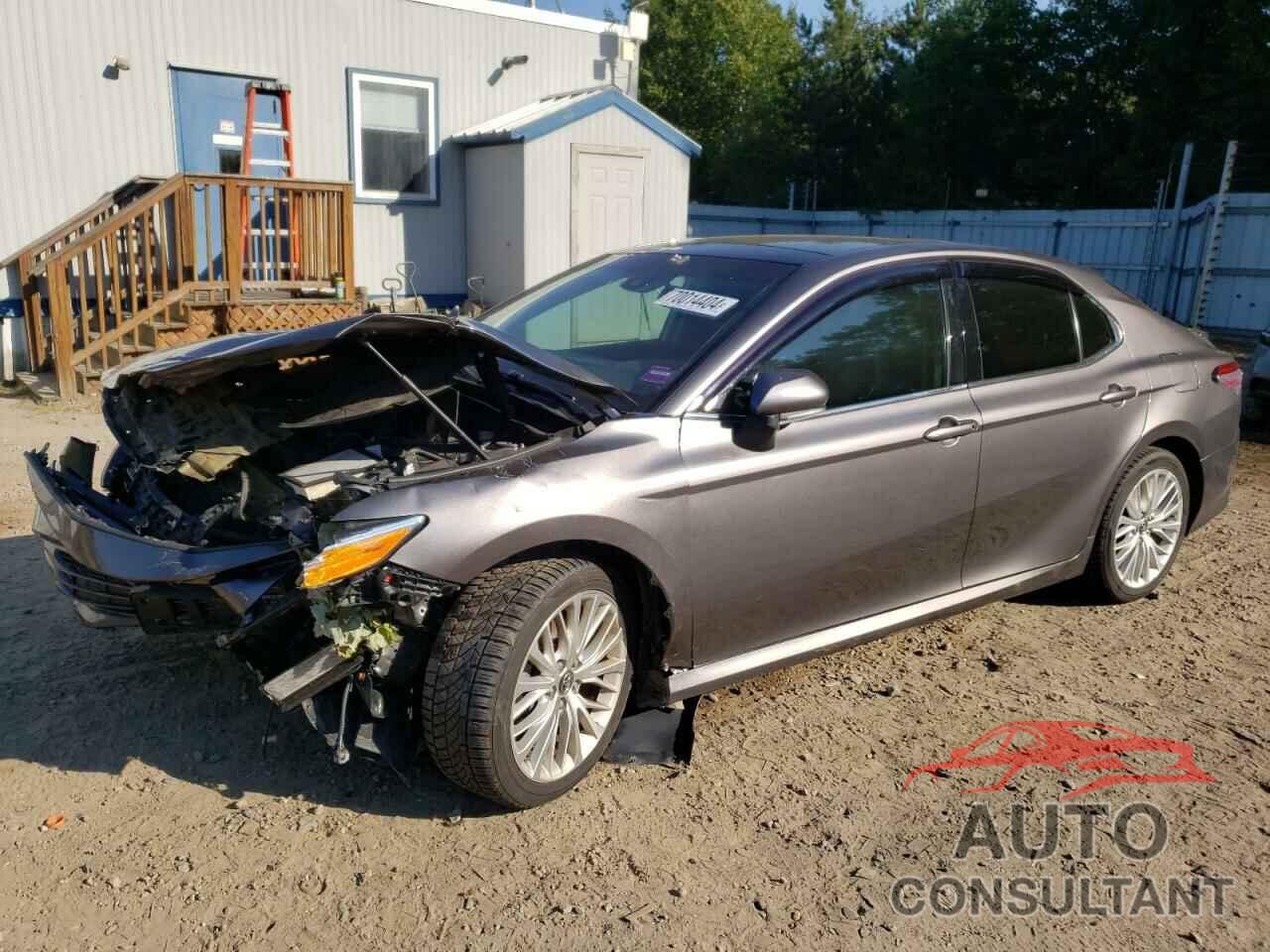 TOYOTA CAMRY 2018 - 4T1B11HK2JU053760