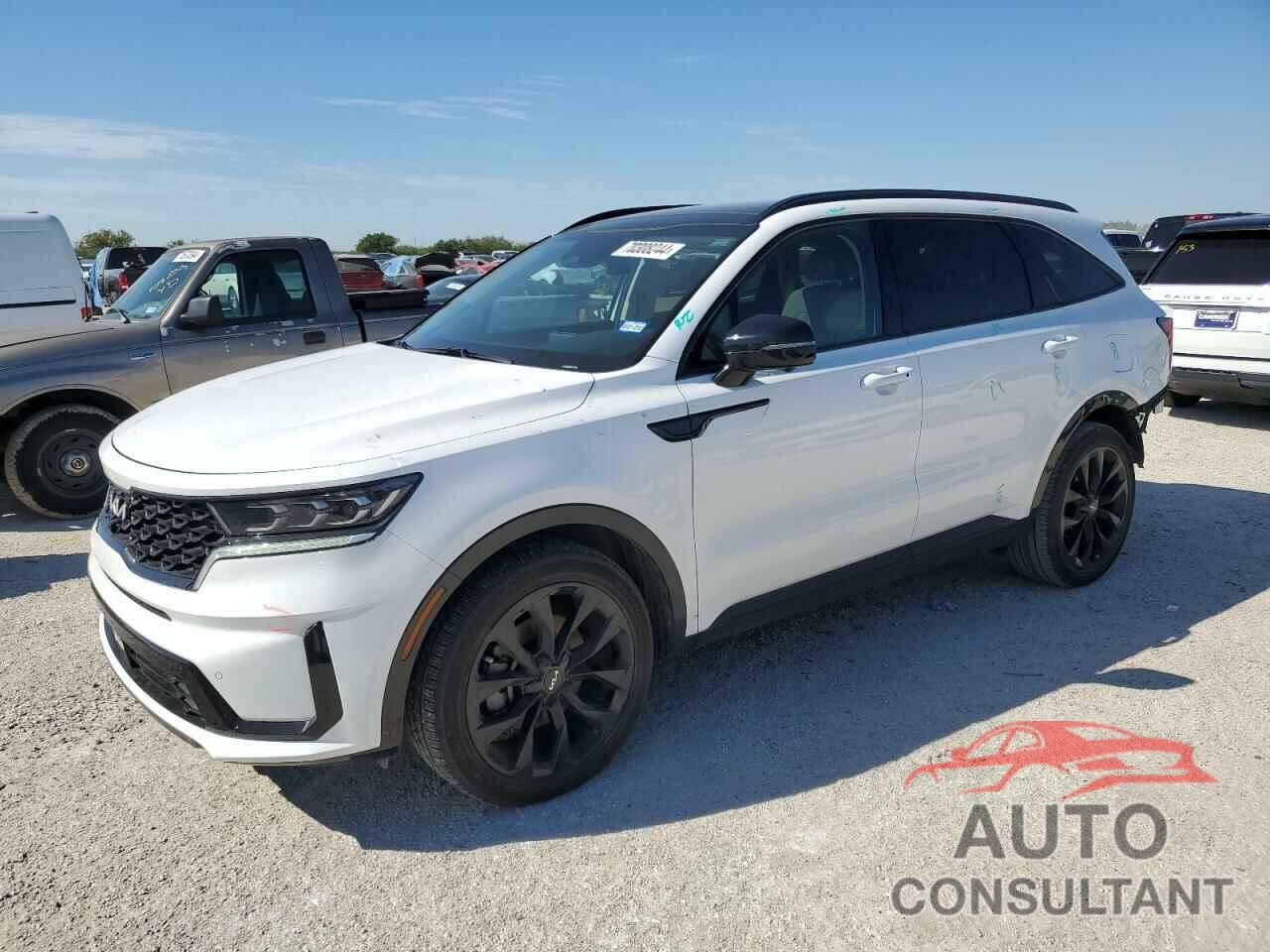 KIA SORENTO 2022 - 5XYRK4LF1NG083741