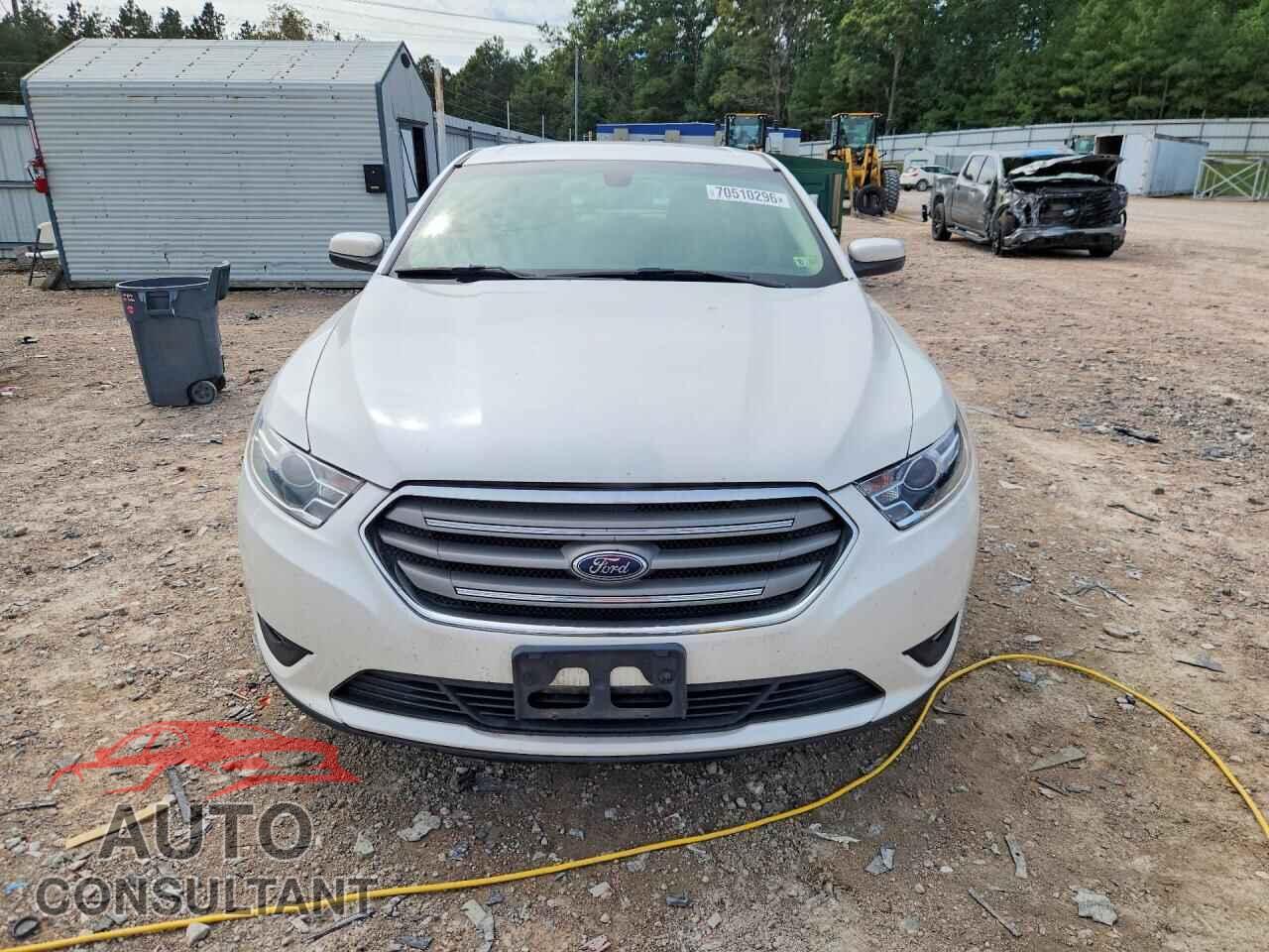 FORD TAURUS 2017 - 1FAHP2E89HG146172