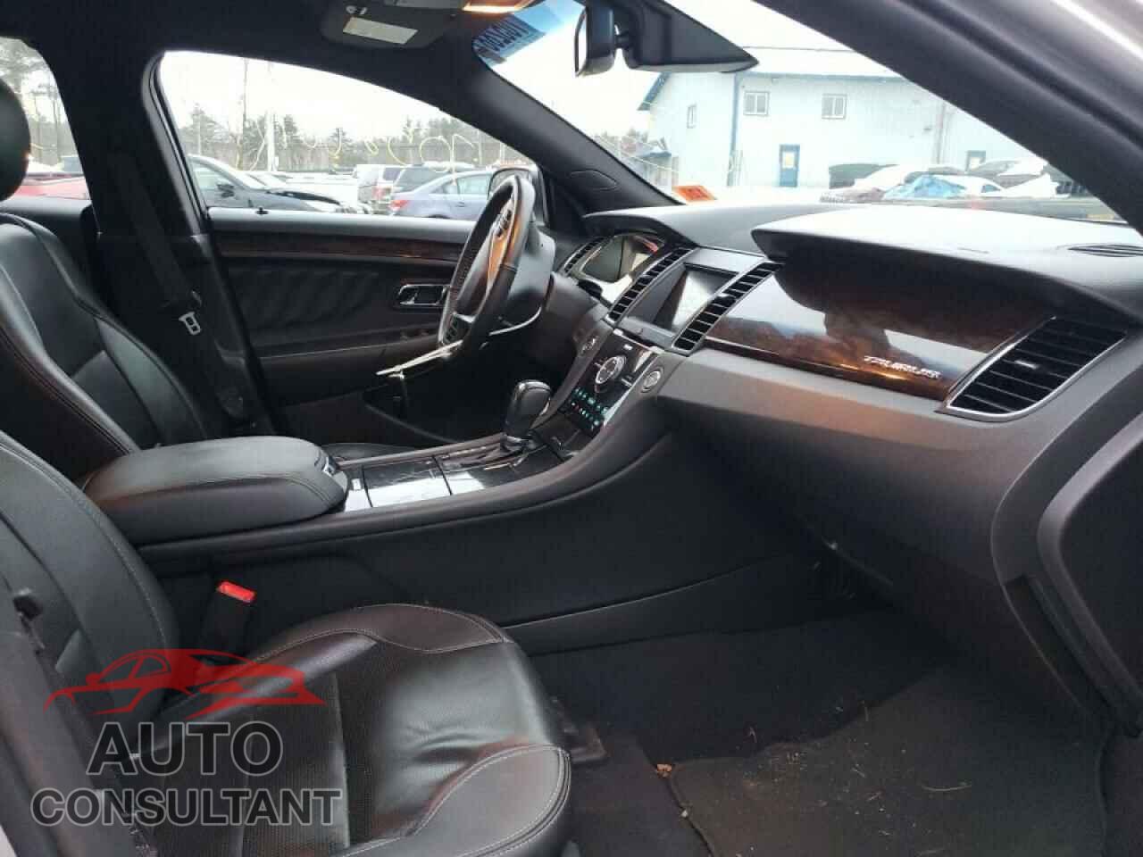 FORD TAURUS 2019 - 1FAHP2F86KG107562