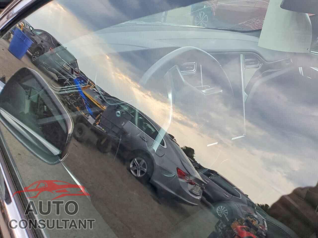 TESLA MODEL S 2016 - 5YJSA1E25GF176611