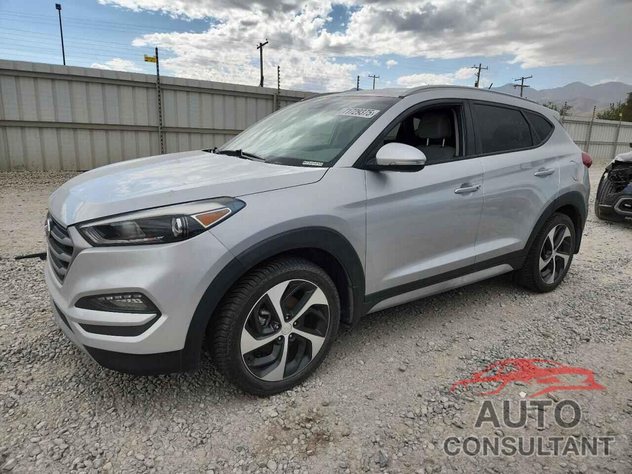 HYUNDAI TUCSON 2017 - KM8J3CA27HU548901
