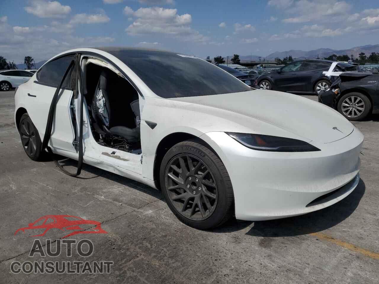 TESLA MODEL 3 2024 - 5YJ3E1EA7RF868985