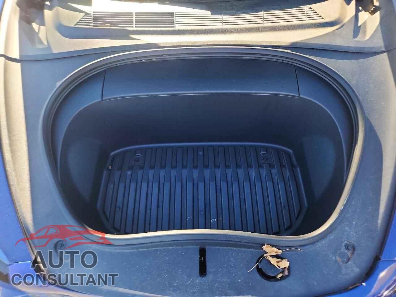 TESLA MODEL 3 2024 - 5YJ3E1EA8RF733885