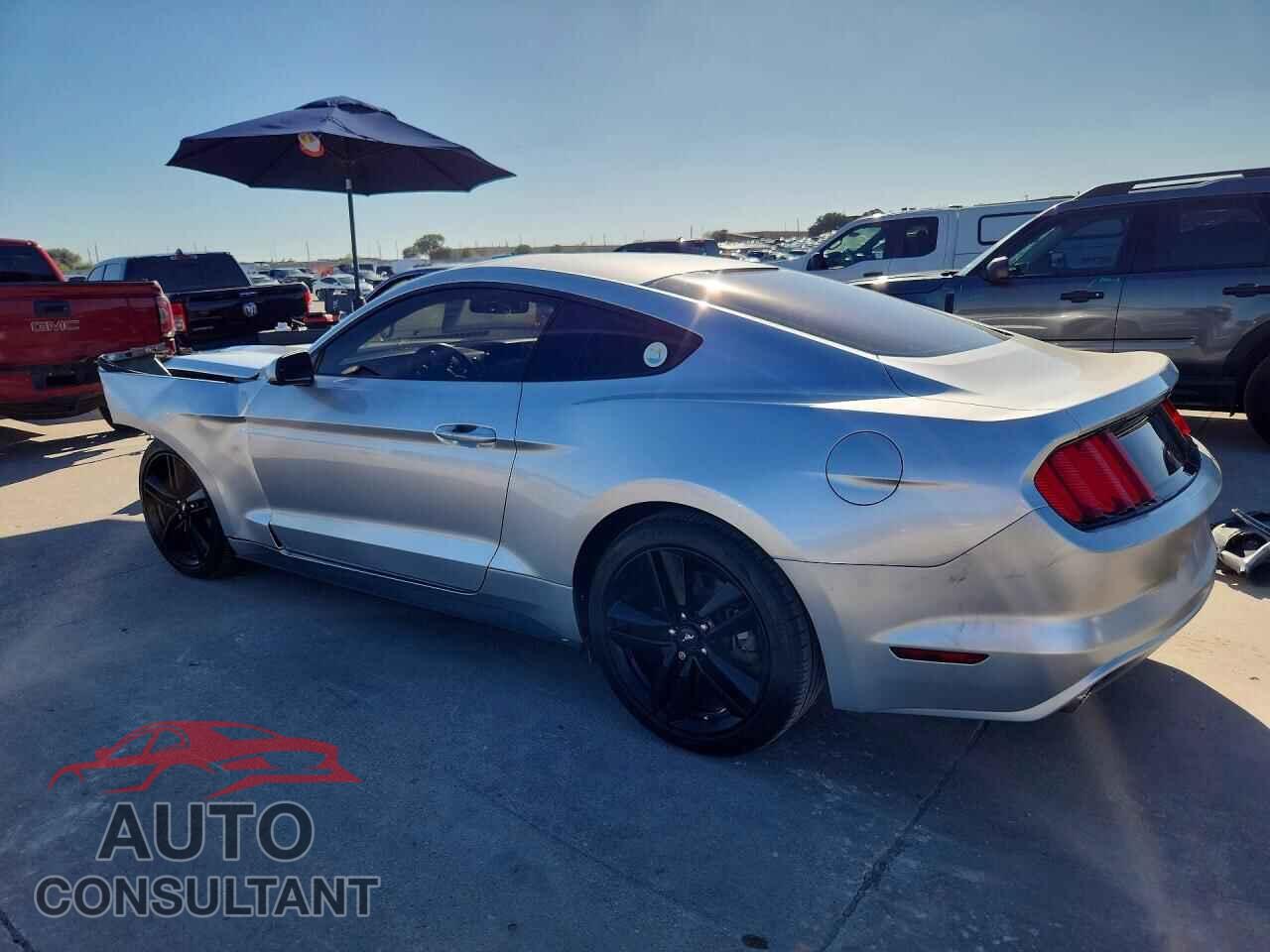 FORD MUSTANG 2015 - 1FA6P8TH7F5411922