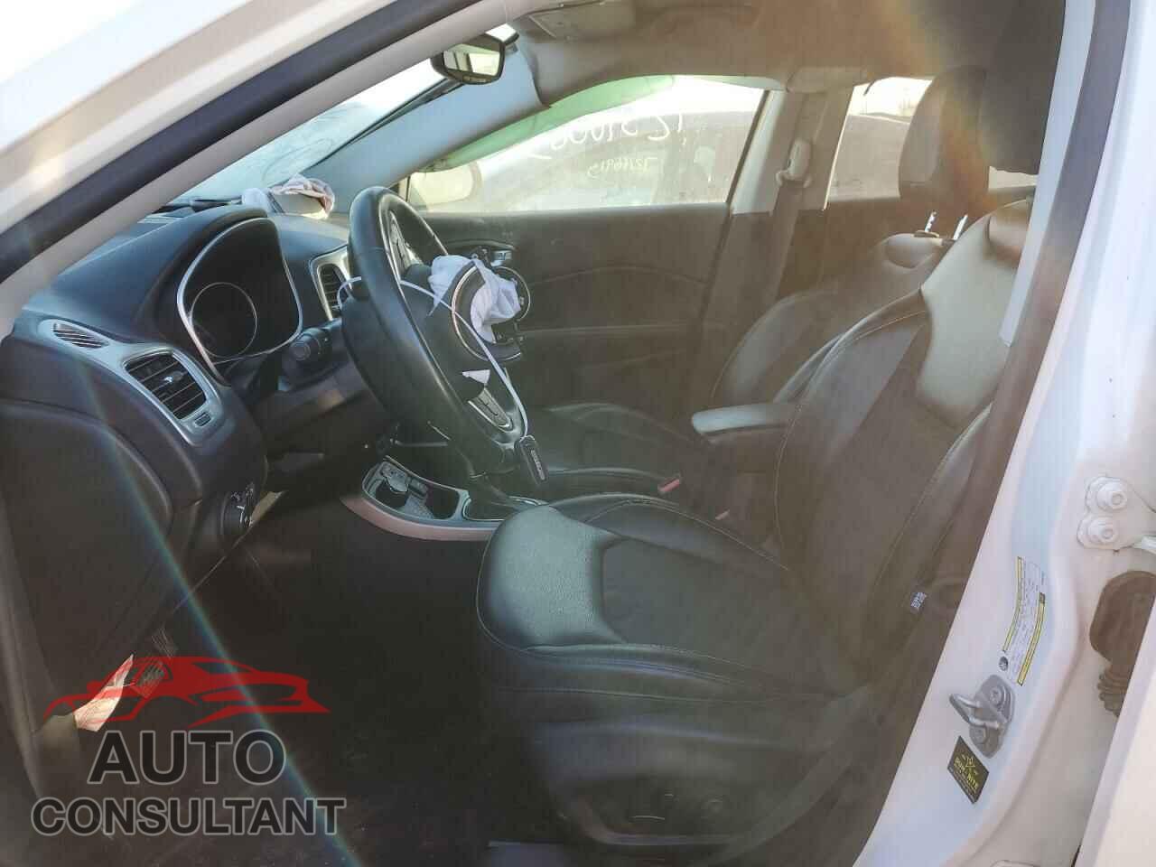 JEEP COMPASS 2018 - 3C4NJDBB2JT392461