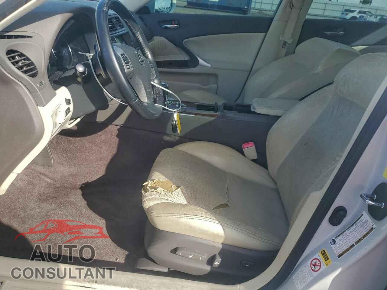 LEXUS IS 2011 - JTHBF5C20B5145710