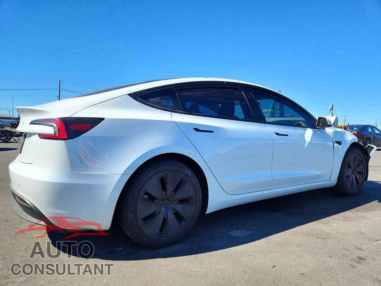 TESLA MODEL 3 2024 - 5YJ3E1EA4RF729204