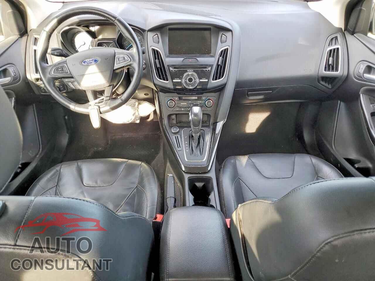 FORD FOCUS 2016 - 1FADP3J27GL337519