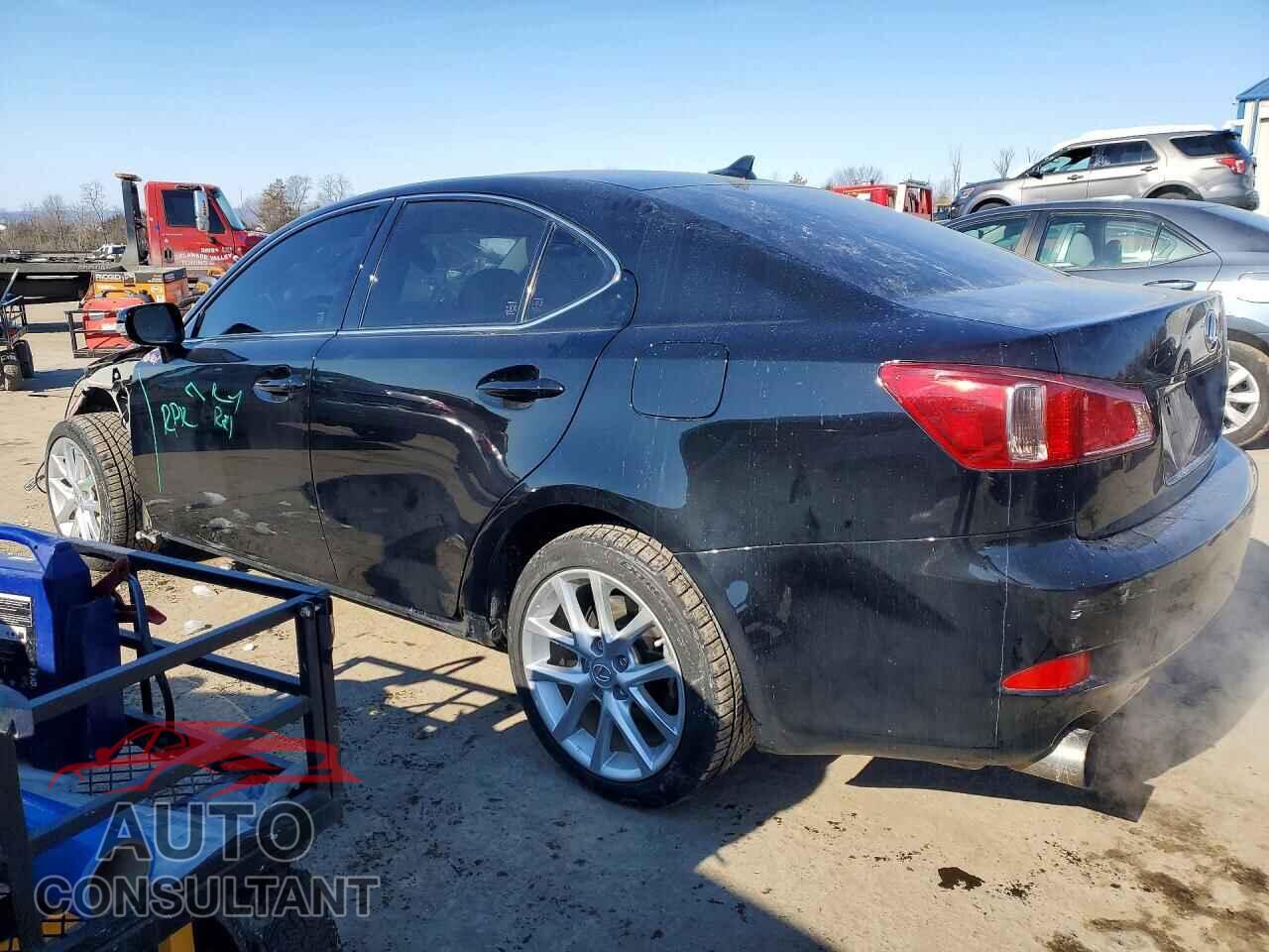 LEXUS IS 2012 - JTHCF5C26C5057248