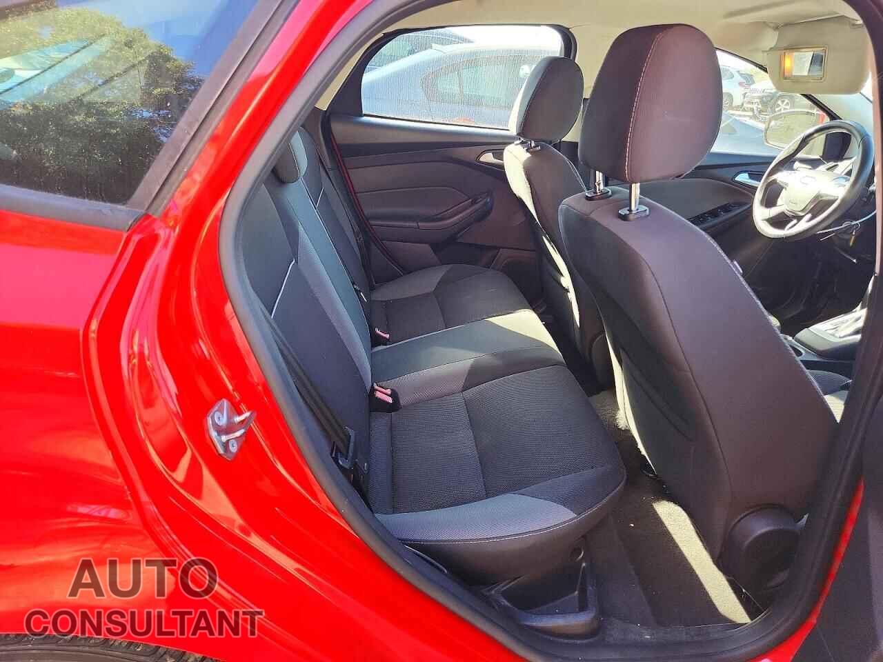 FORD FOCUS 2014 - 1FADP3K2XEL392736