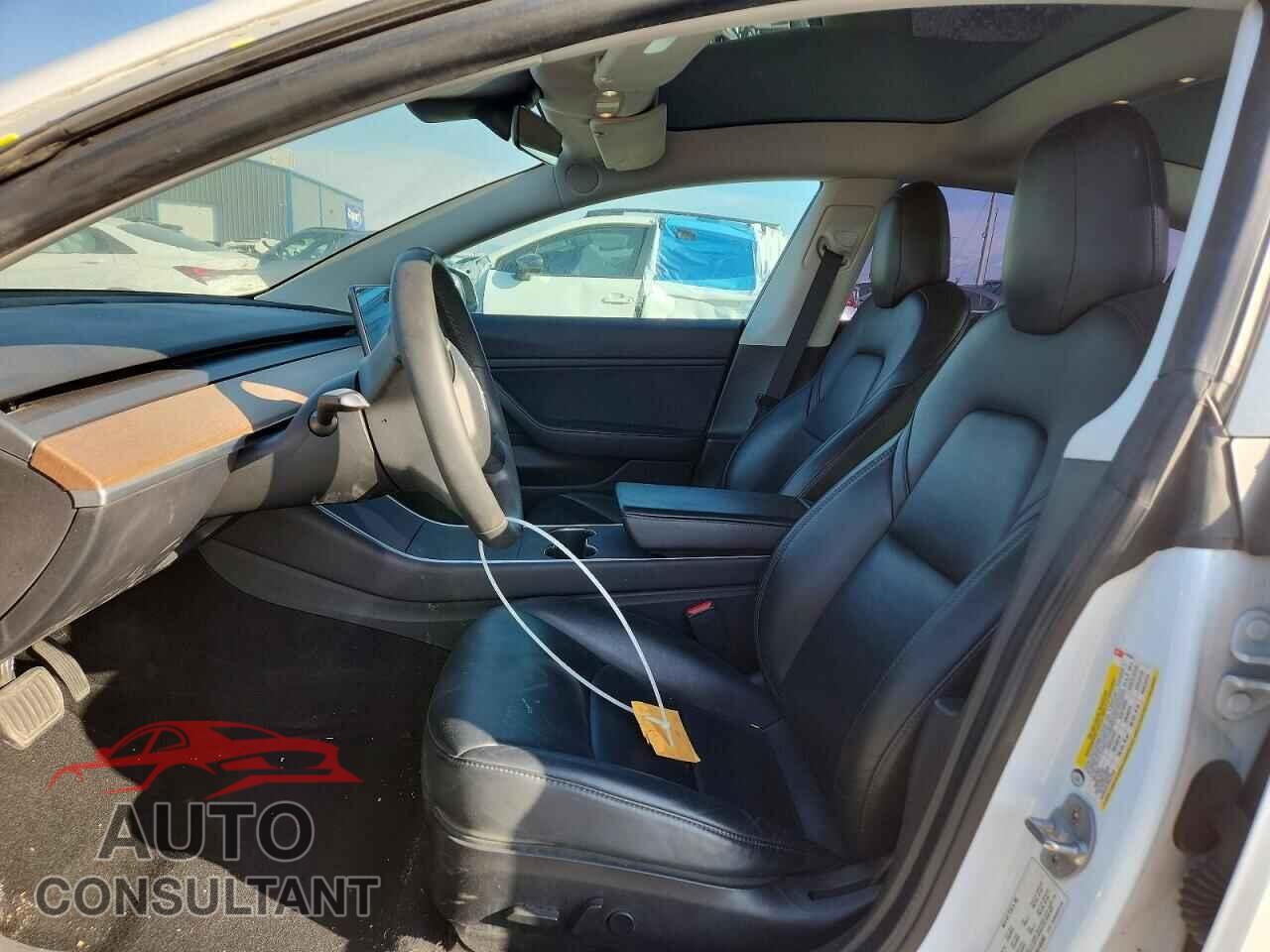 TESLA MODEL 3 2019 - 5YJ3E1EB6KF452893