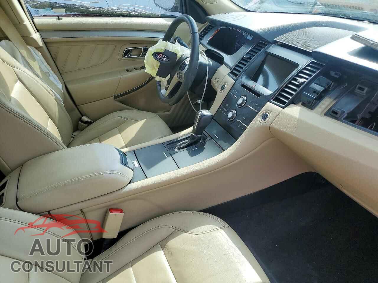 FORD TAURUS 2017 - 1FAHP2E86HG135100