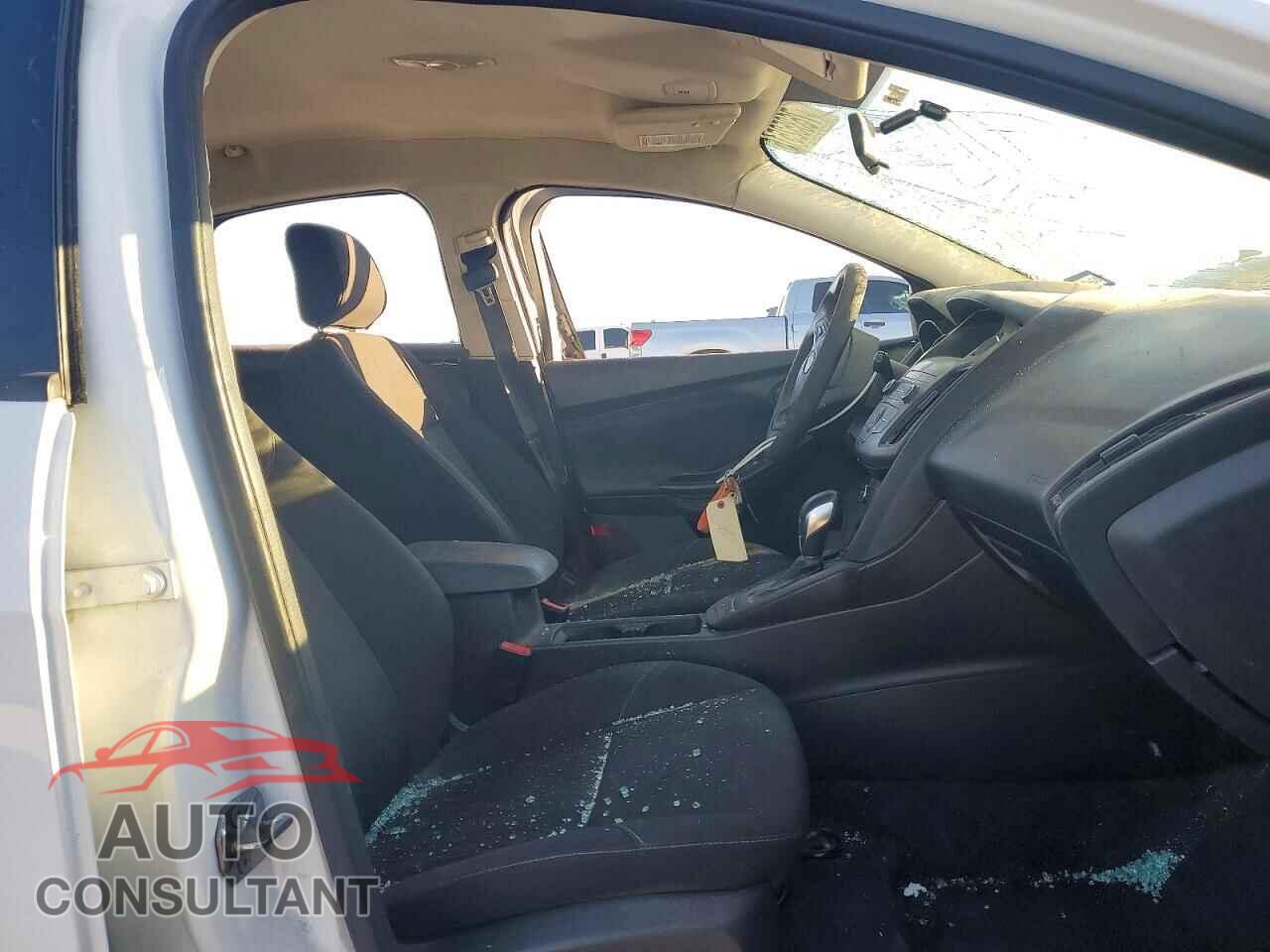 FORD FOCUS 2018 - 1FADP3K28JL295111