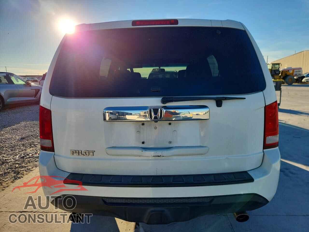 HONDA PILOT 2015 - 5FNYF3H58FB003502