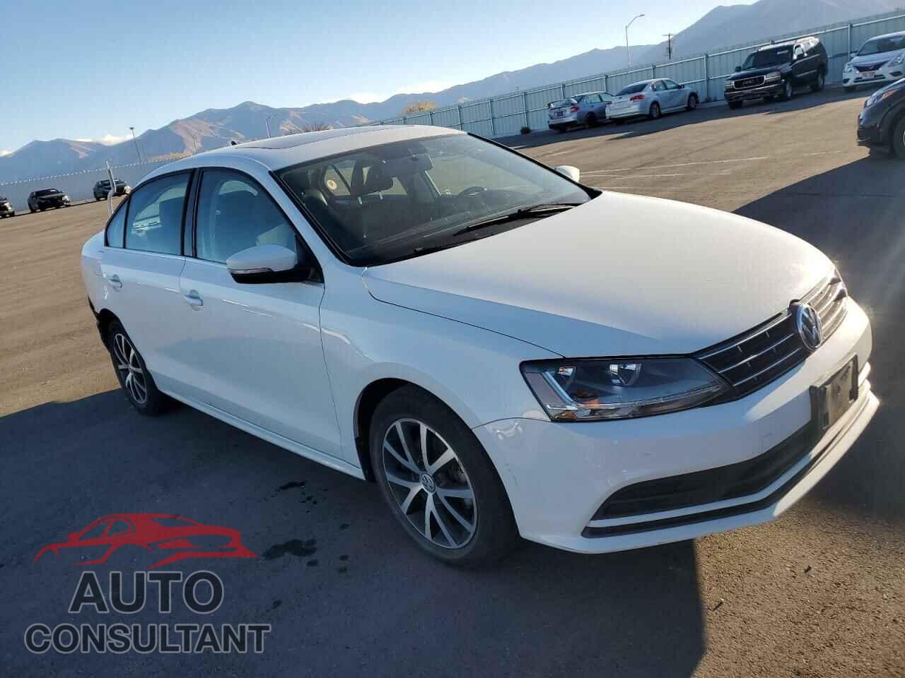 VOLKSWAGEN JETTA 2018 - 3VWDB7AJ2JM216732