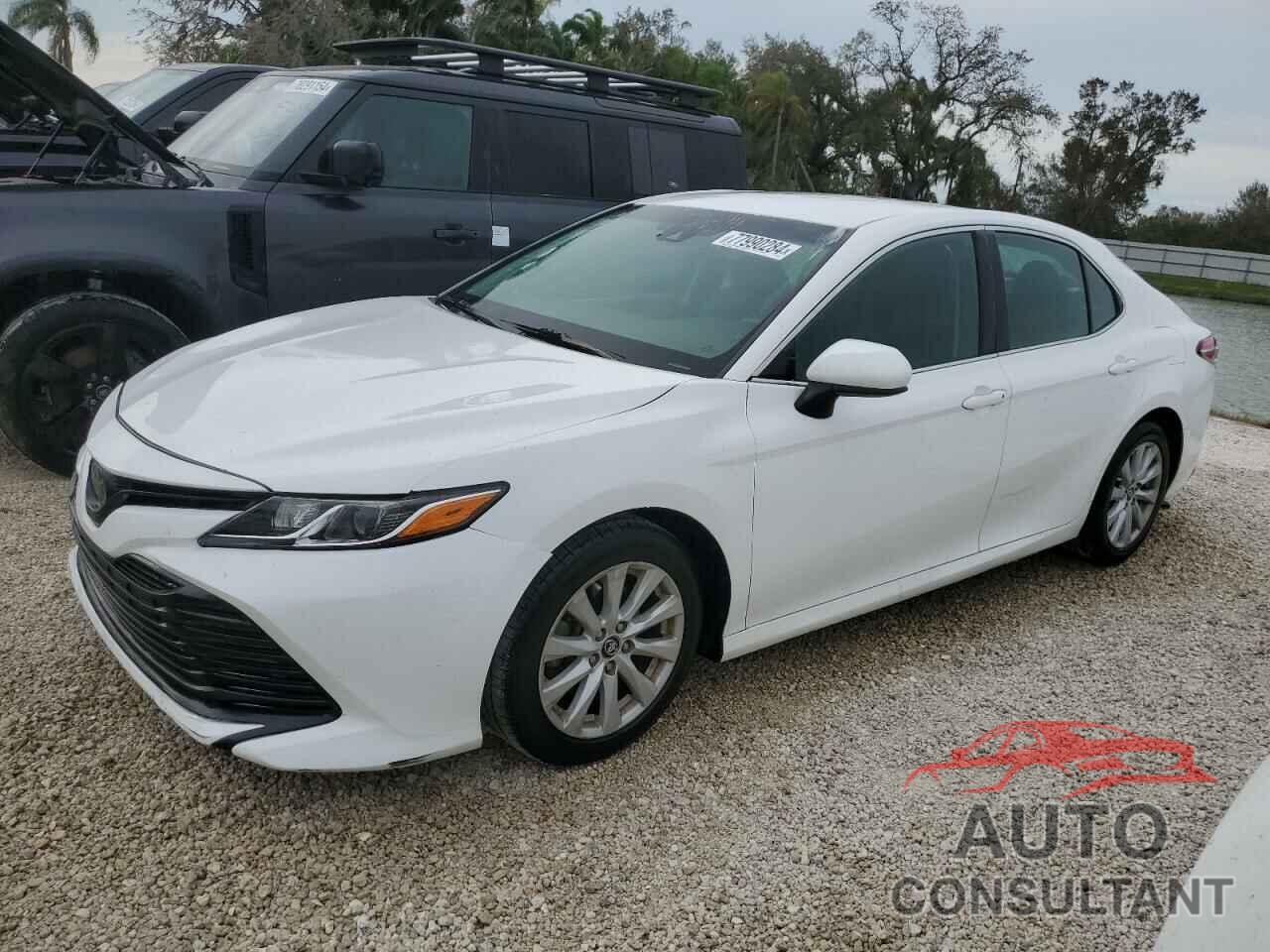 TOYOTA CAMRY 2018 - 4T1B11HK8JU127876
