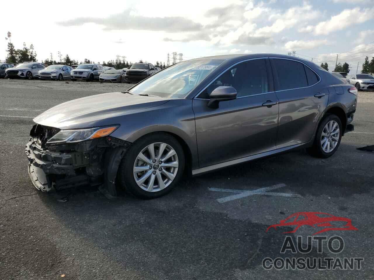 TOYOTA CAMRY 2018 - 4T1B11HK5JU628689