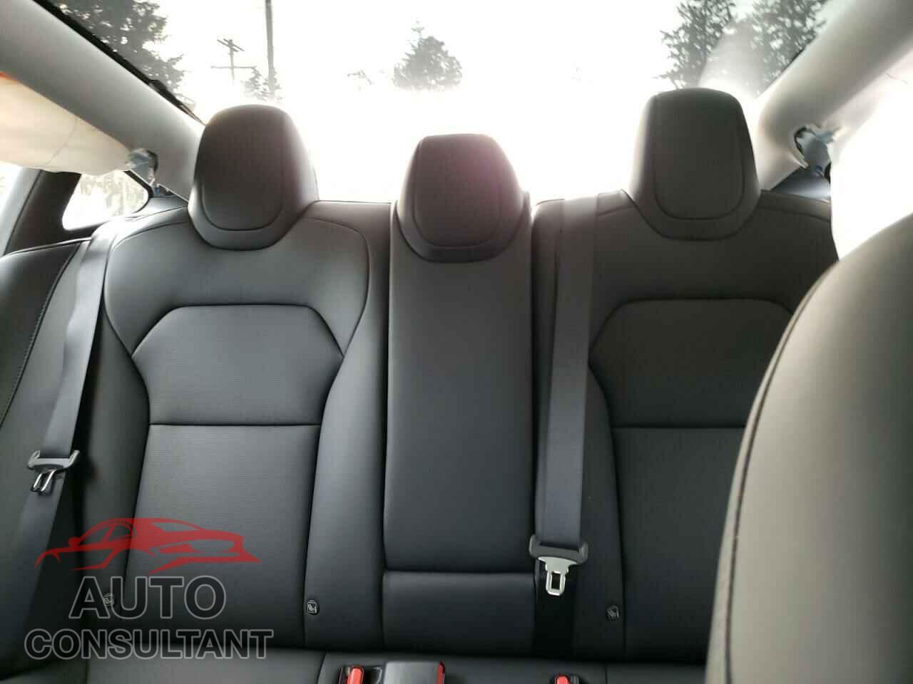 TESLA MODEL 3 2024 - 5YJ3E1EB3RF808971