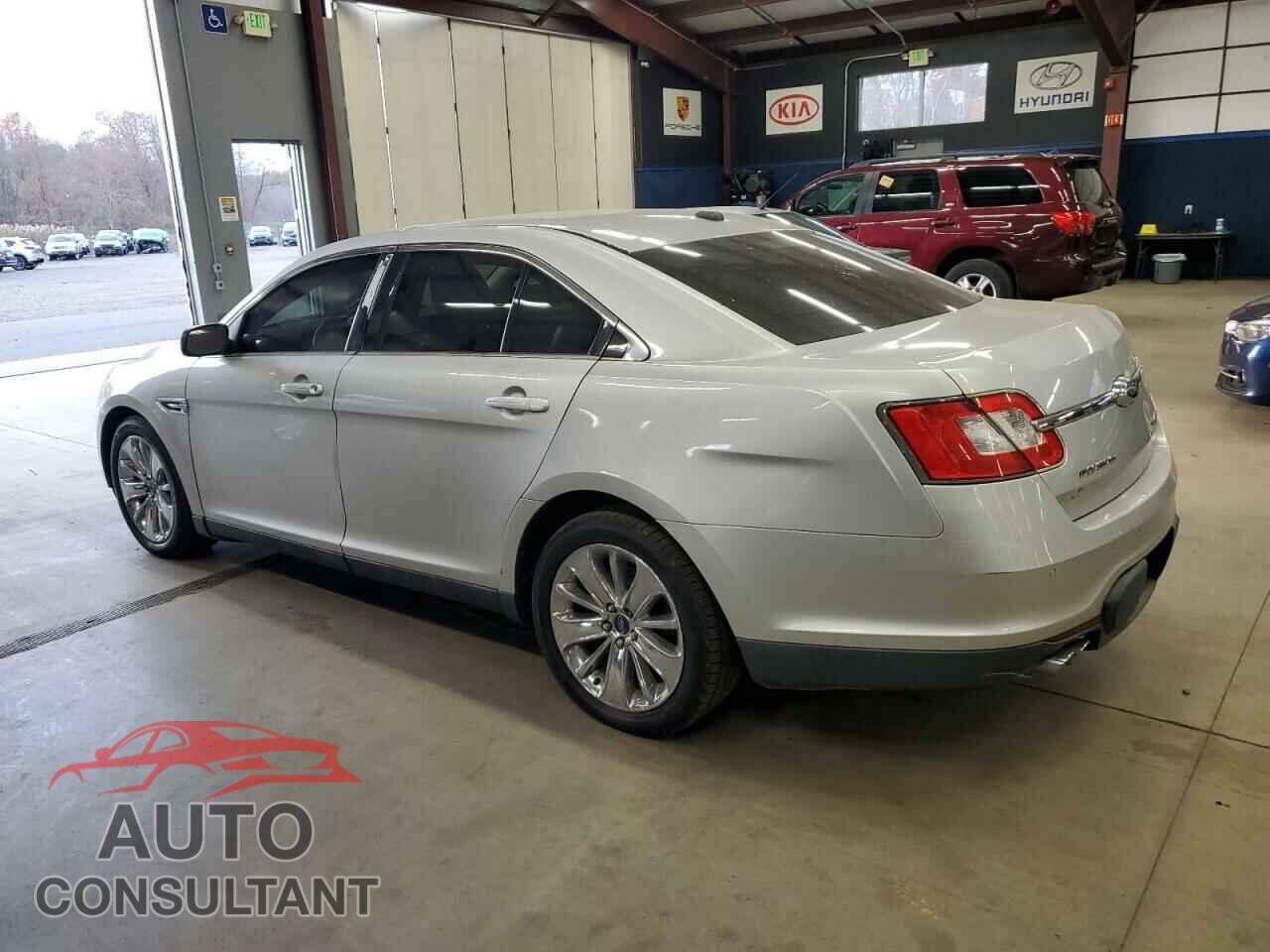 FORD TAURUS 2010 - 1FAHP2FW8AG144433