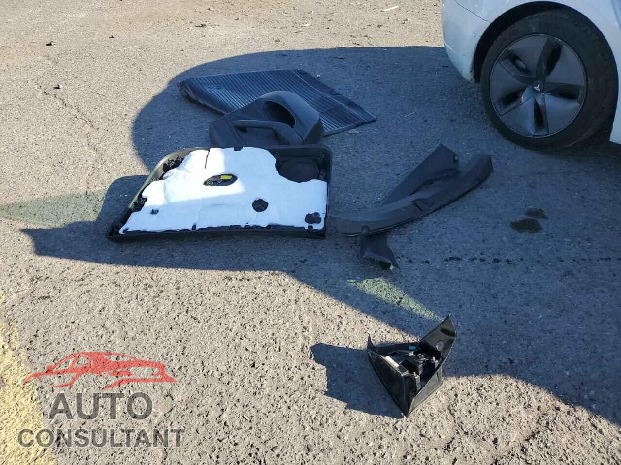 TESLA MODEL 3 2020 - 5YJ3E1EA0LF659658