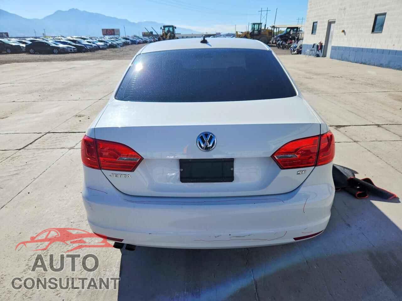 VOLKSWAGEN JETTA 2014 - 3VWD17AJ5EM211095