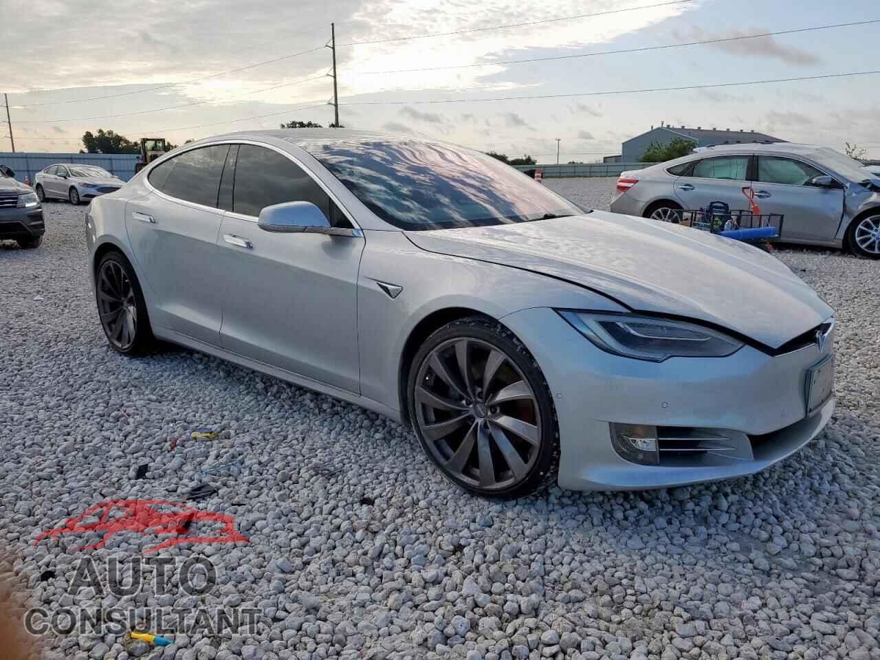 TESLA MODEL S 2017 - 5YJSA1E25HF193295