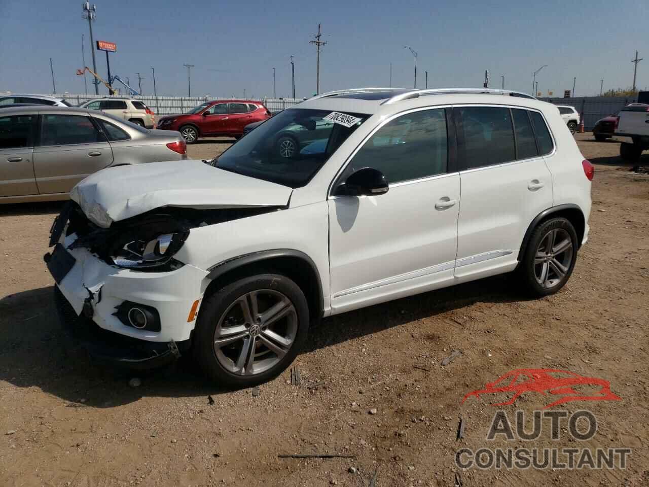 VOLKSWAGEN TIGUAN 2017 - WVGUV7AX4HK021694