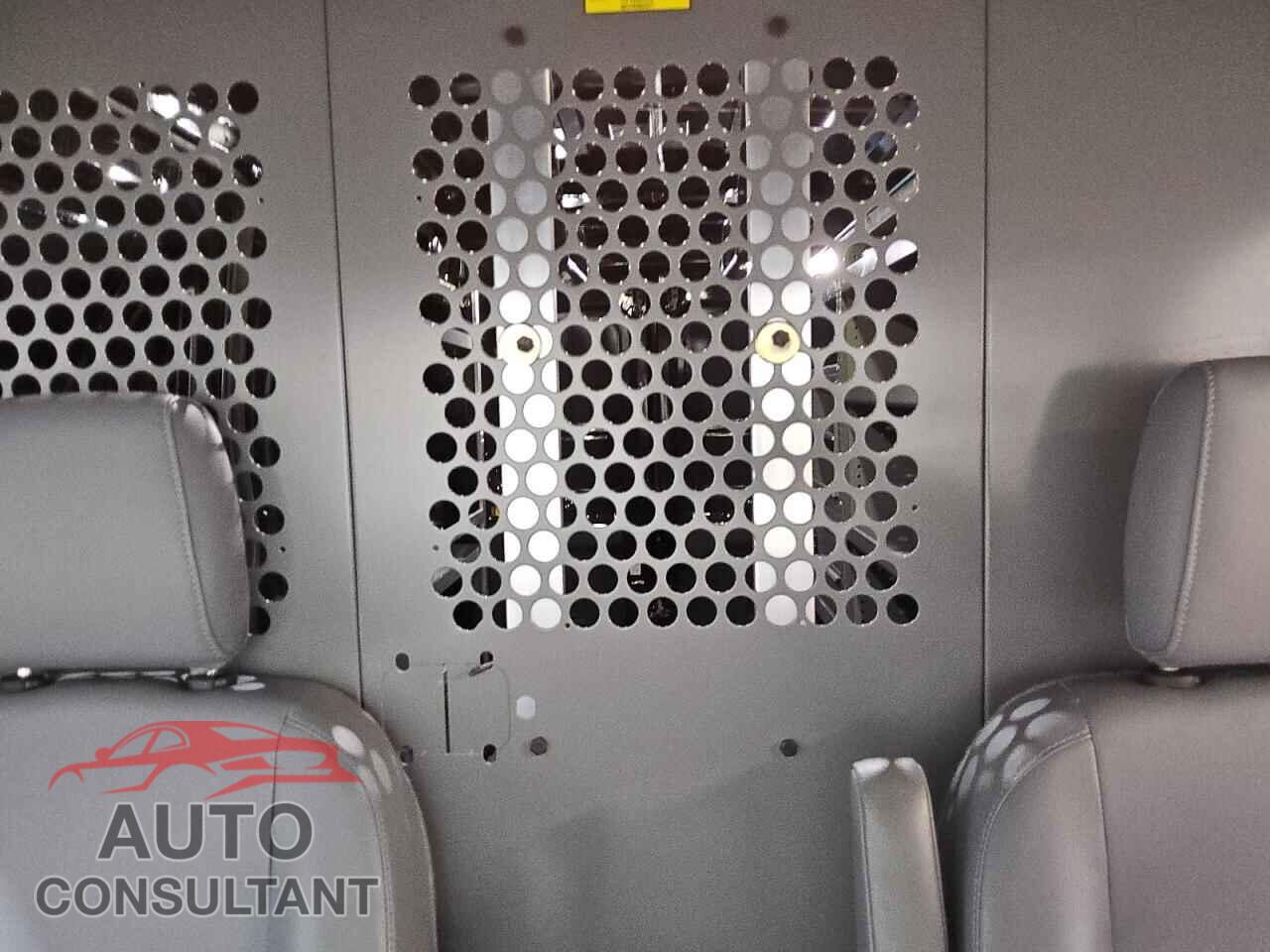 FORD TRANSIT 2017 - 1FTYR2CM1HKB01907