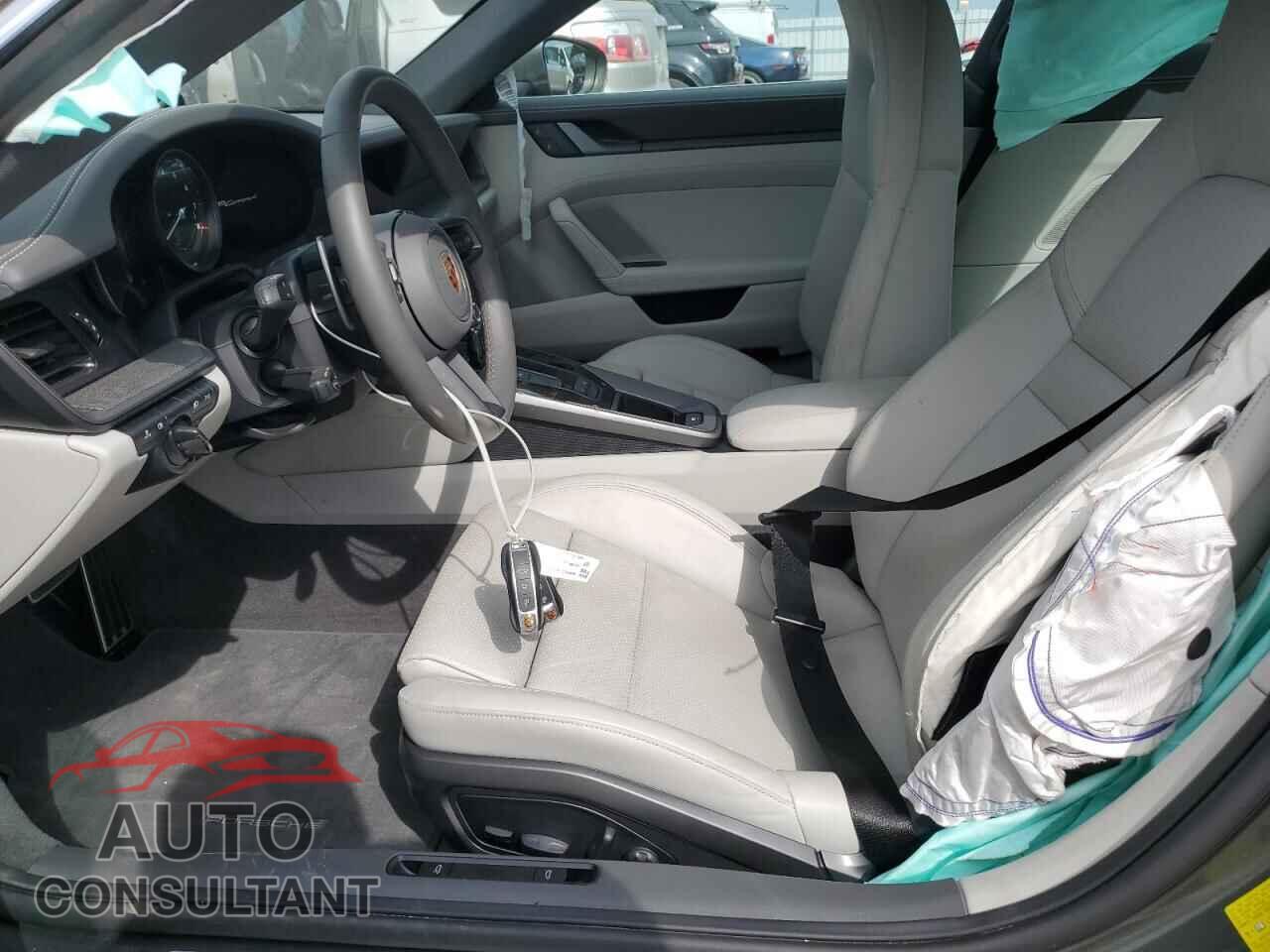 PORSCHE 911 2024 - WP0AA2A98RS208008