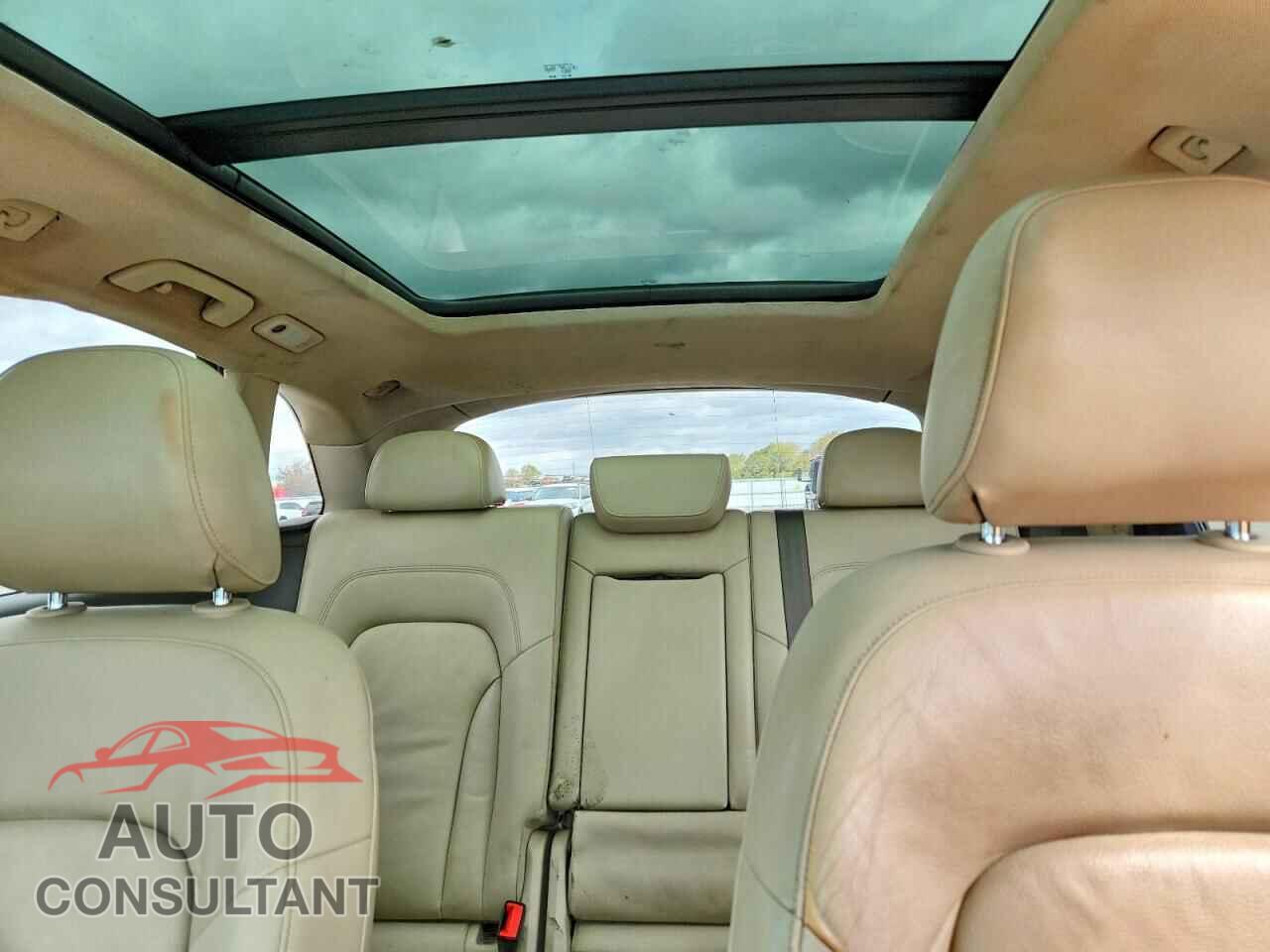 AUDI Q5 2012 - WA1LFAFP2CA137729