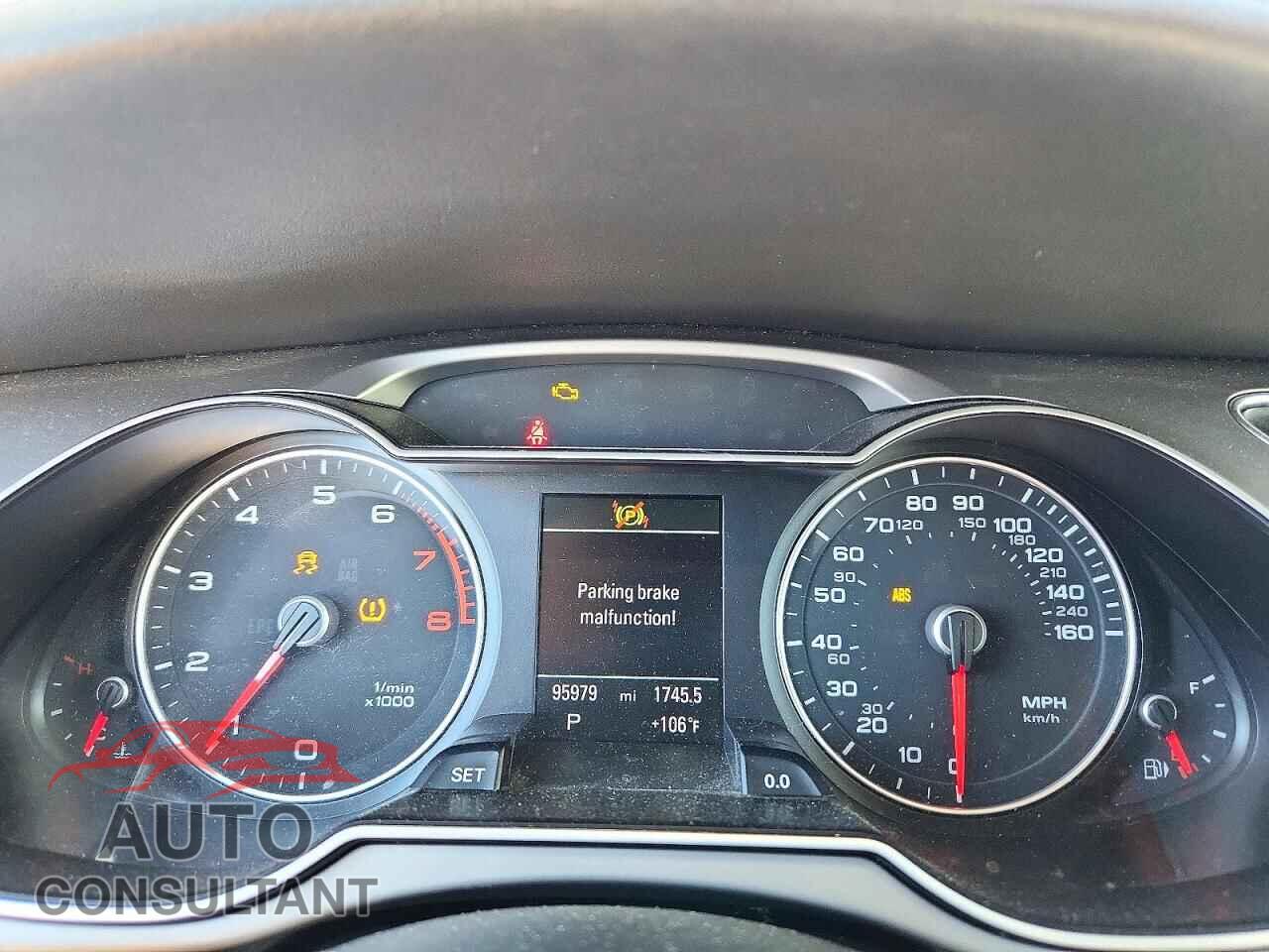 AUDI A4 PREMIUM 2013 - WAUFFAFL8DN024178