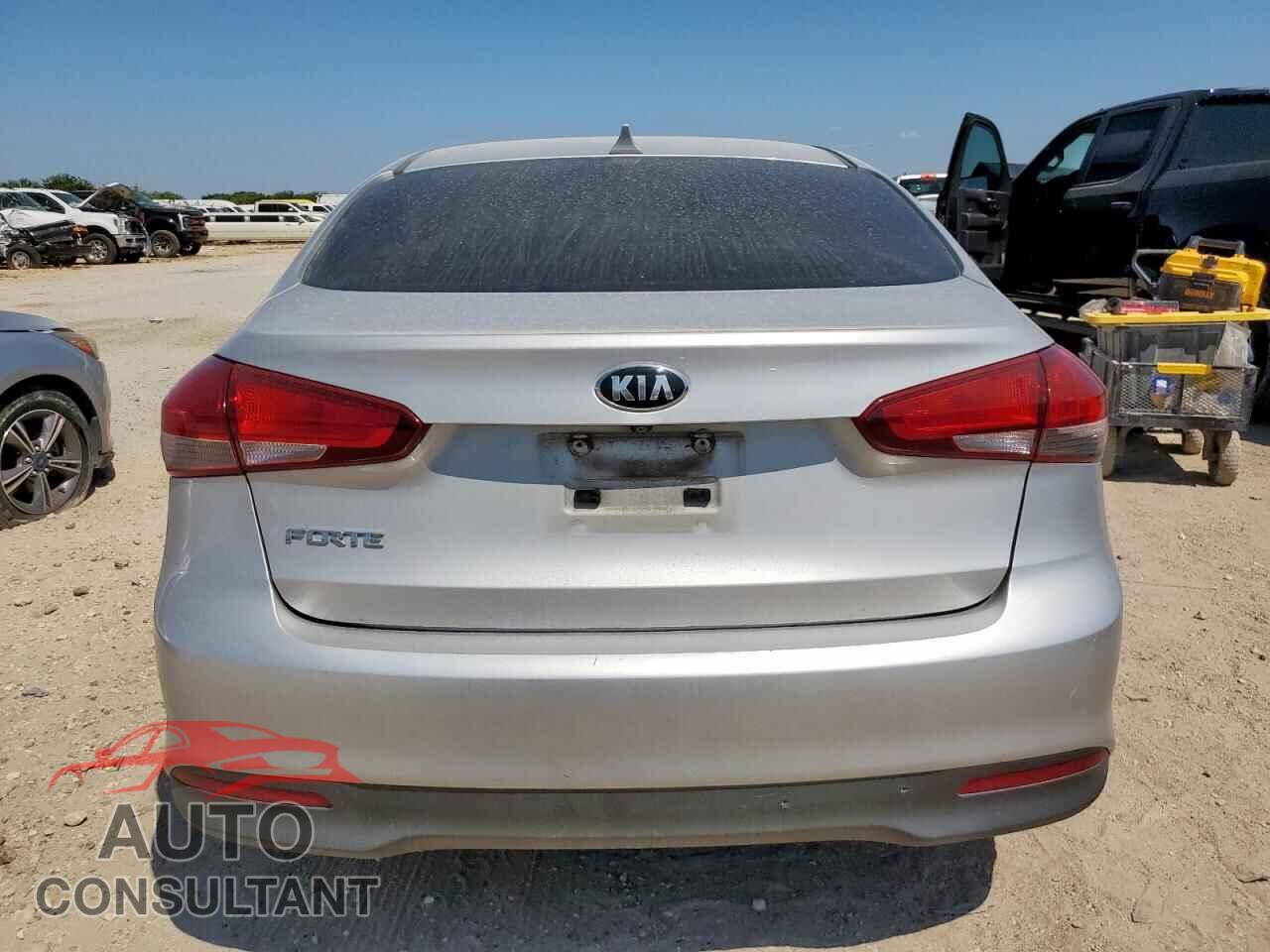 KIA FORTE 2017 - 3KPFL4A78HE124248