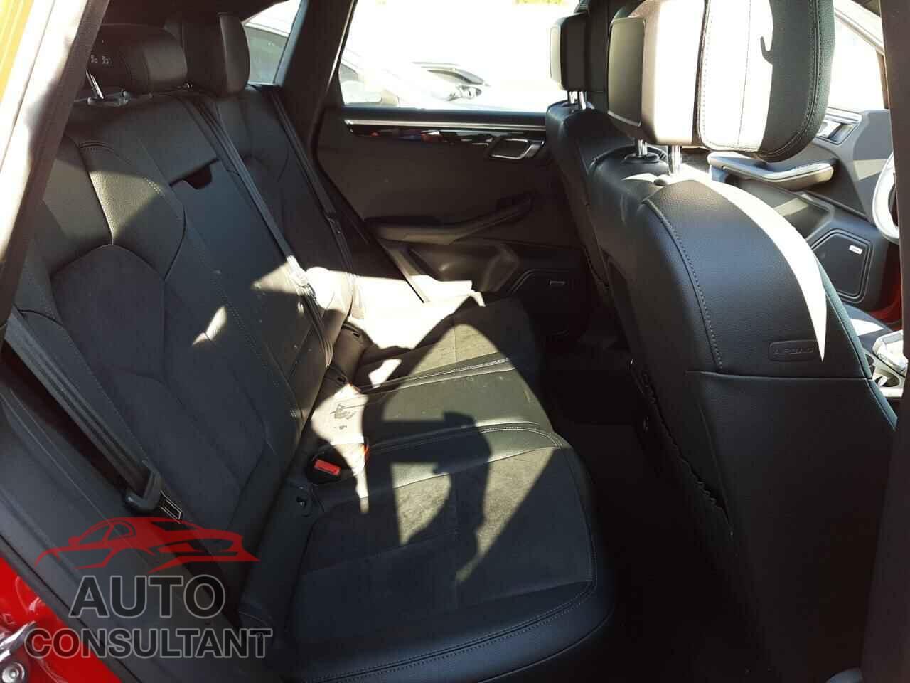 PORSCHE MACAN 2018 - WP1AA2A58JLB21025