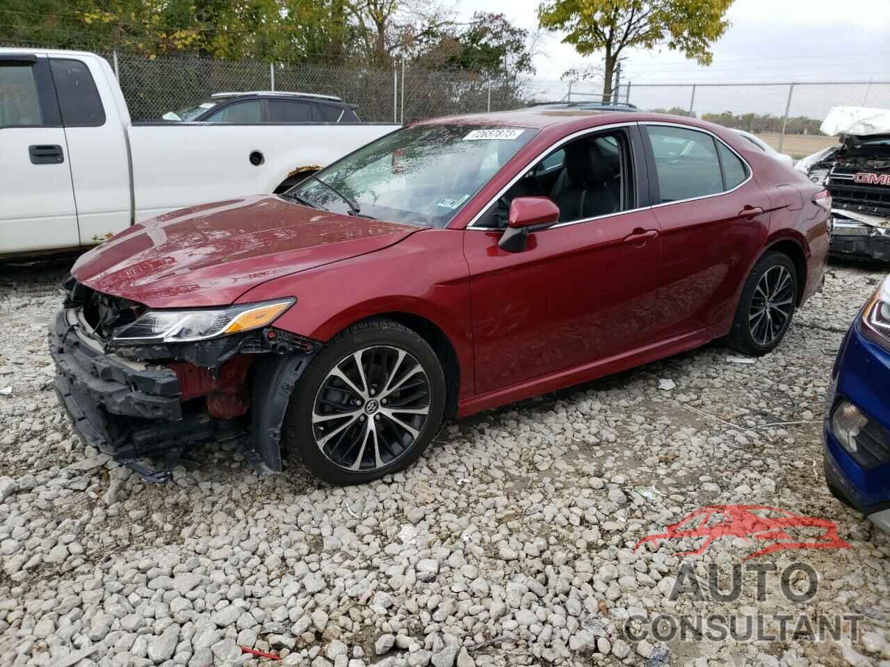 TOYOTA CAMRY 2018 - 4T1B11HK1JU646316
