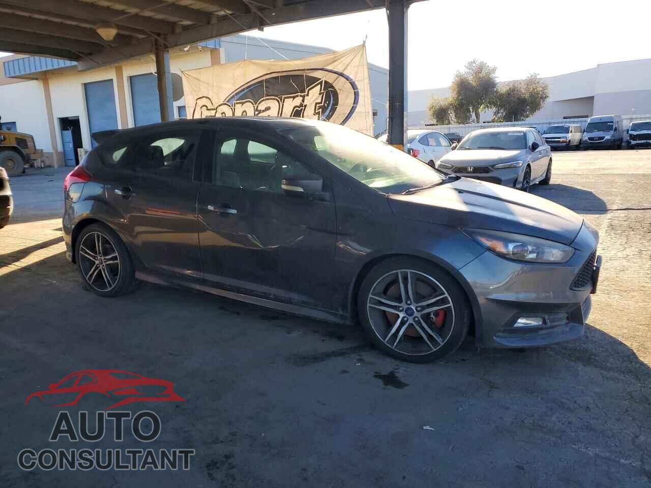 FORD FOCUS 2016 - 1FADP3L96GL324996
