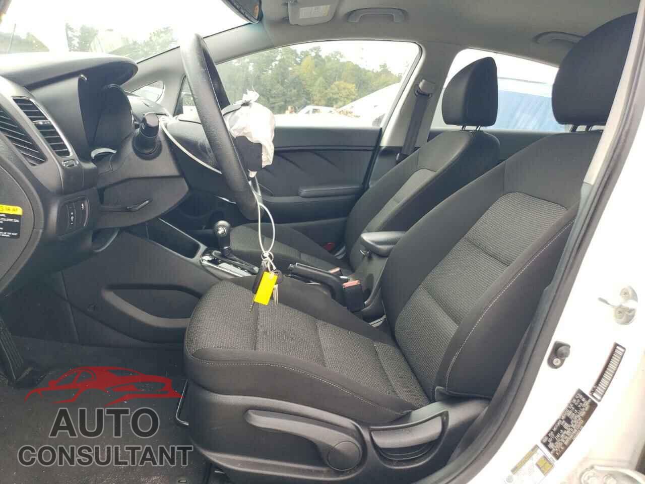 KIA FORTE 2017 - 3KPFK4A74HE120703