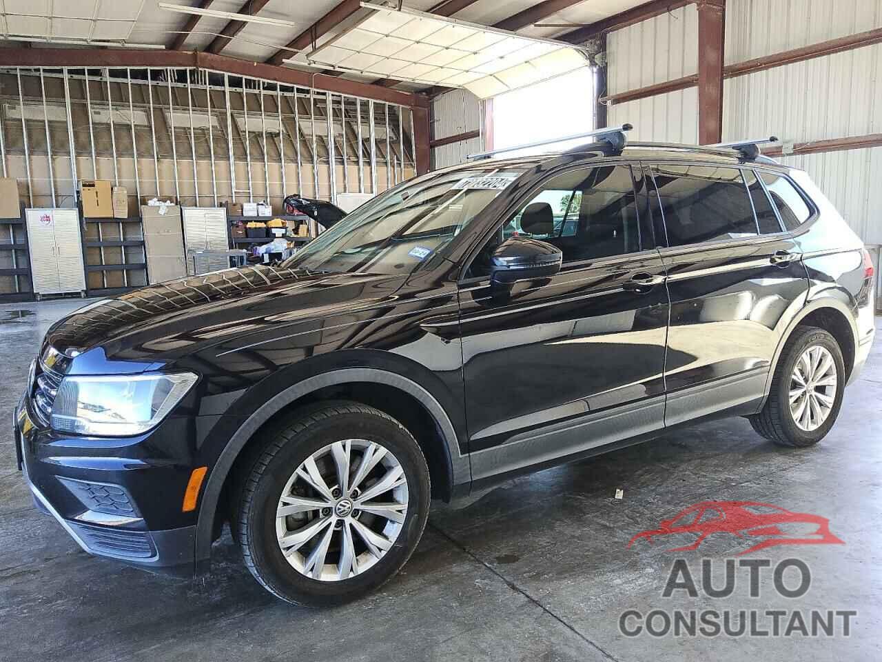 VOLKSWAGEN TIGUAN 2018 - 3VV1B7AX7JM047609