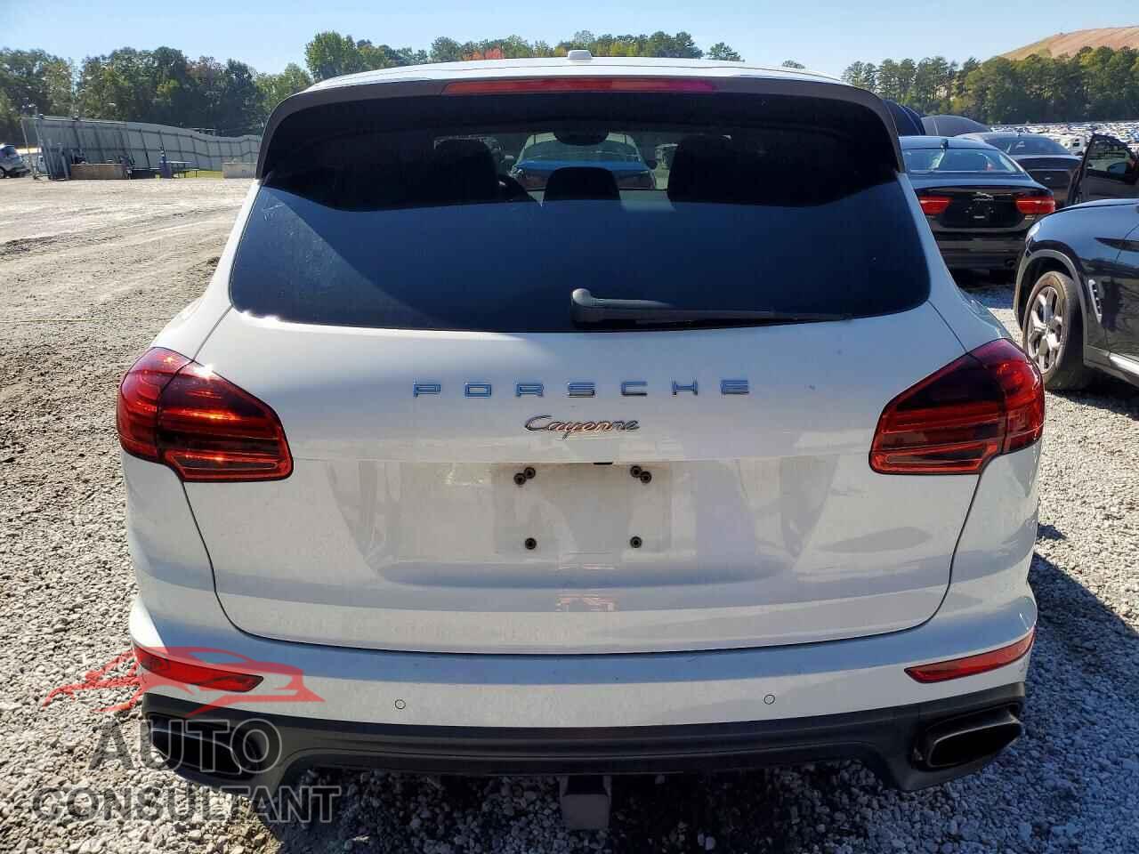 PORSCHE CAYENNE 2016 - WP1AA2A29GLA01927