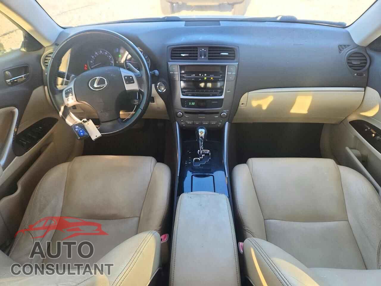 LEXUS IS 2011 - JTHBF5C21B5152990