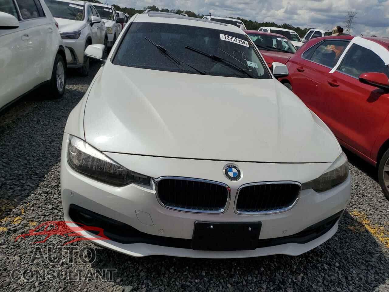 BMW 3 SERIES 2016 - WBA8E1G50GNU10206