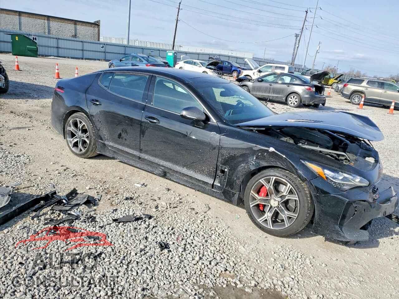 KIA STINGER 2018 - KNAE55LC7J6023992