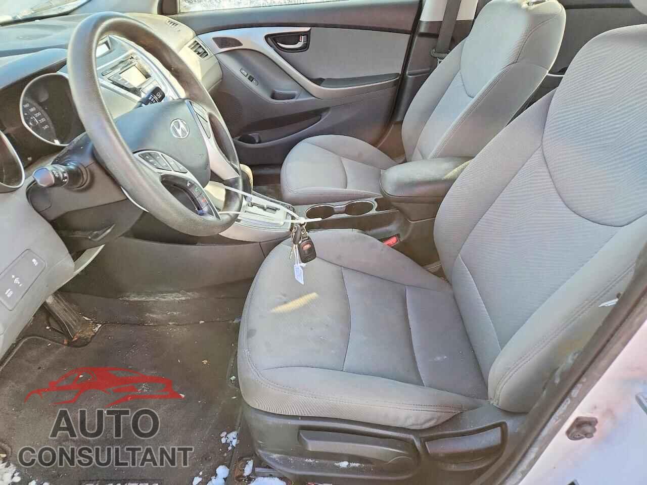 HYUNDAI ELANTRA 2012 - 5NPDH4AE9CH123301