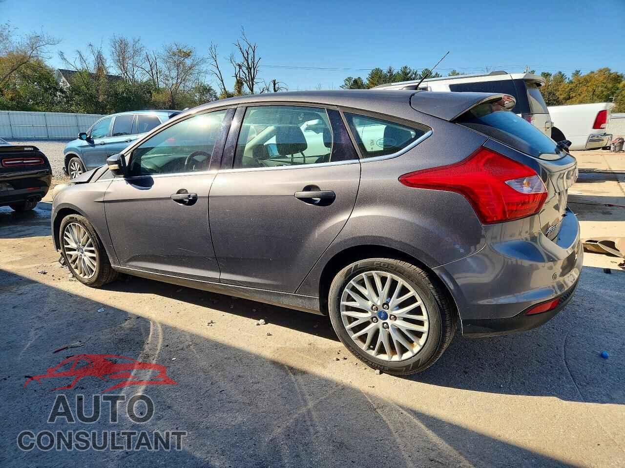FORD FOCUS 2012 - 1FAHP3M27CL282903