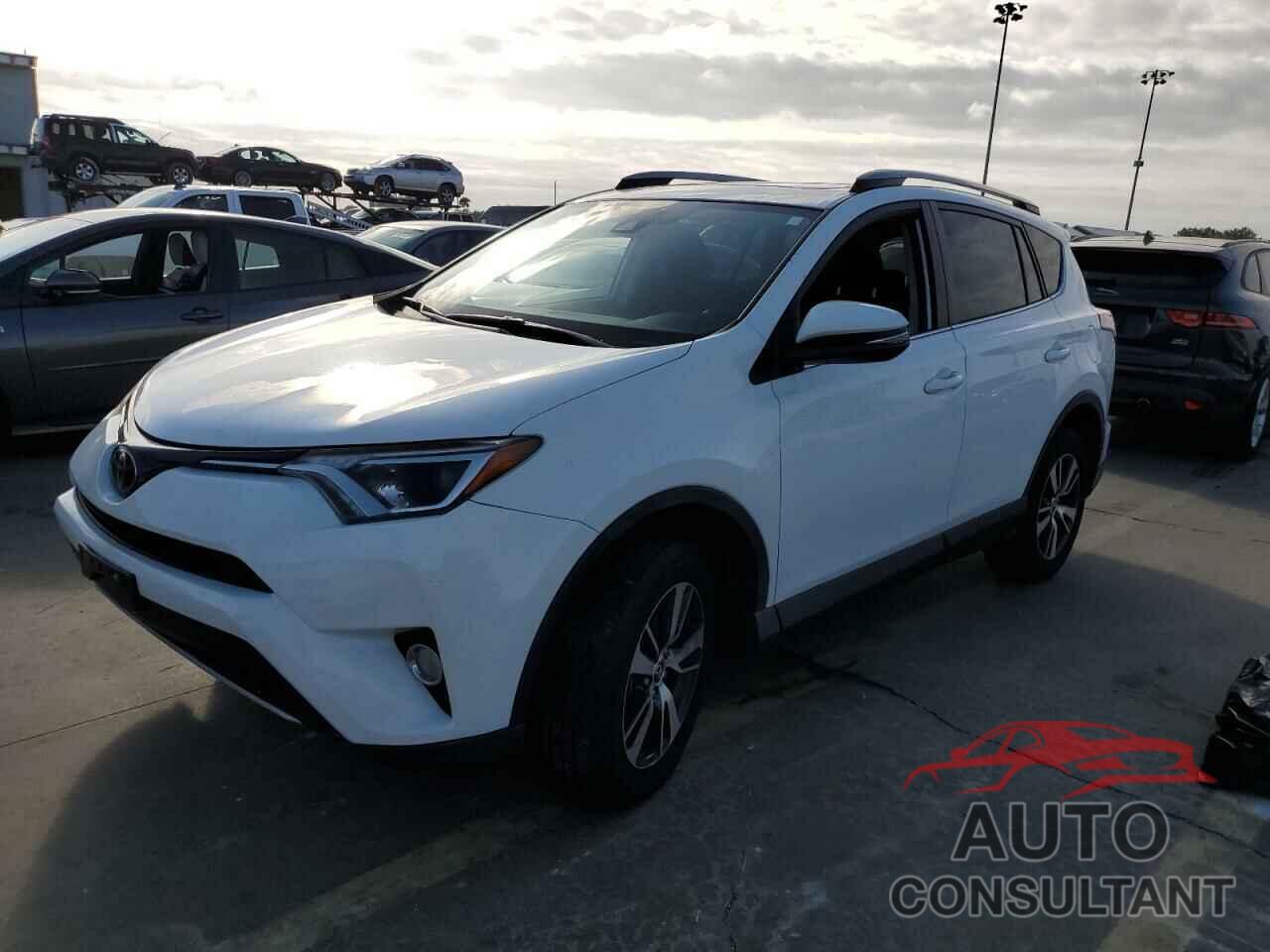 TOYOTA RAV4 2017 - JTMRFREV6HD203476