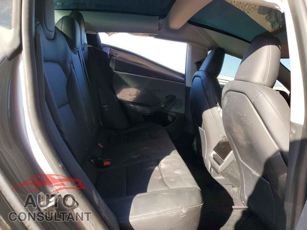 TESLA MODEL 3 2024 - 5YJ3E1EA3RF854842