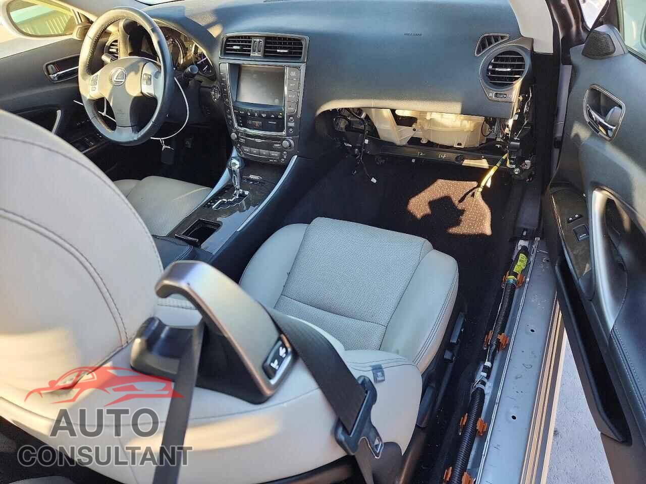 LEXUS IS 2012 - JTHFF2C29C2524384