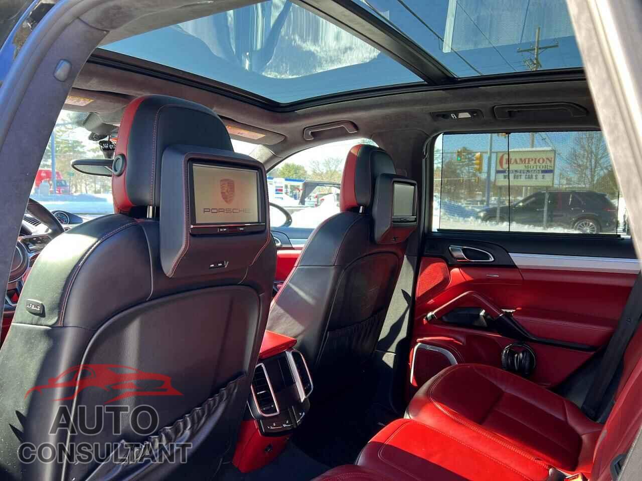 PORSCHE CAYENNE 2016 - WP1AD2A26GLA71487