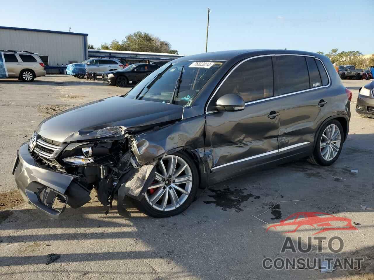 VOLKSWAGEN TIGUAN 2015 - WVGAV7AX9FW608305