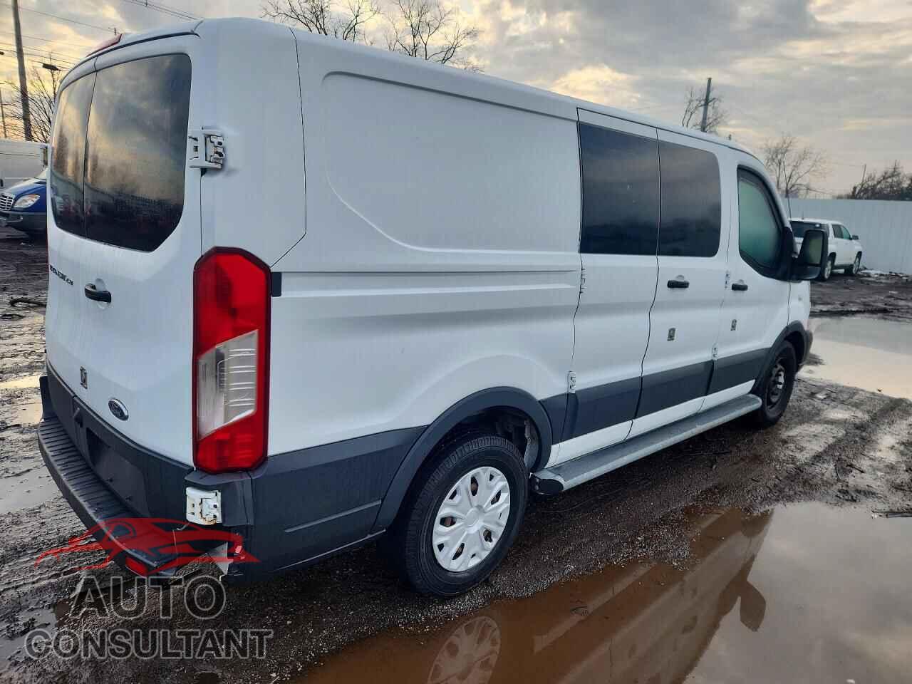FORD TRANSIT 2017 - 1FTYR1ZM7HKB39627